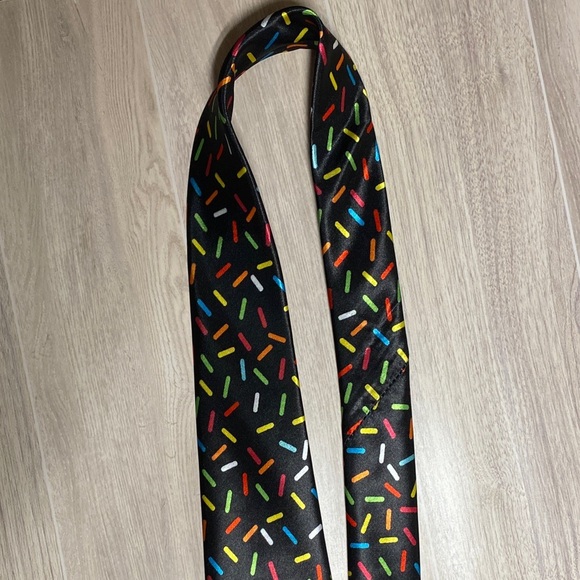 Amscan It’s My B-Day Black Tie with Colorful Sprinkles - Picture 8 of 14